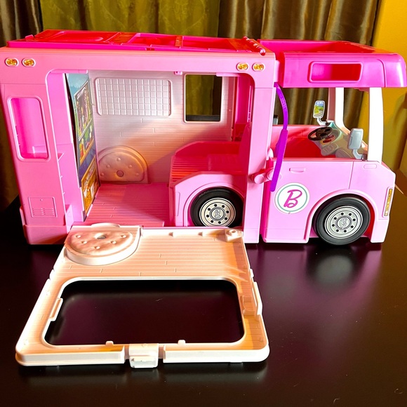 MATTEL 2019 Barbie 3 in 1 Dream Camper - Picture 6 of 13